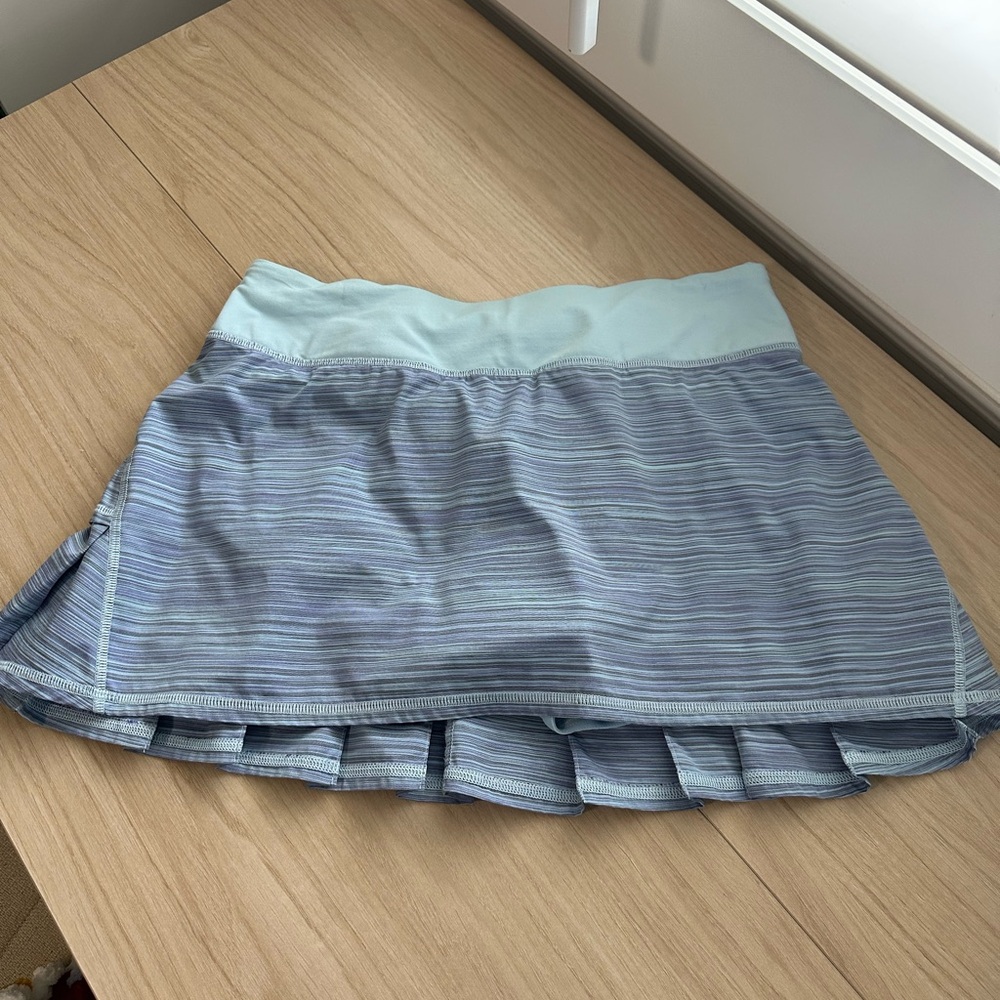 Lululemon pace setter skirt pleated skirt with shorts with a tennis pocket